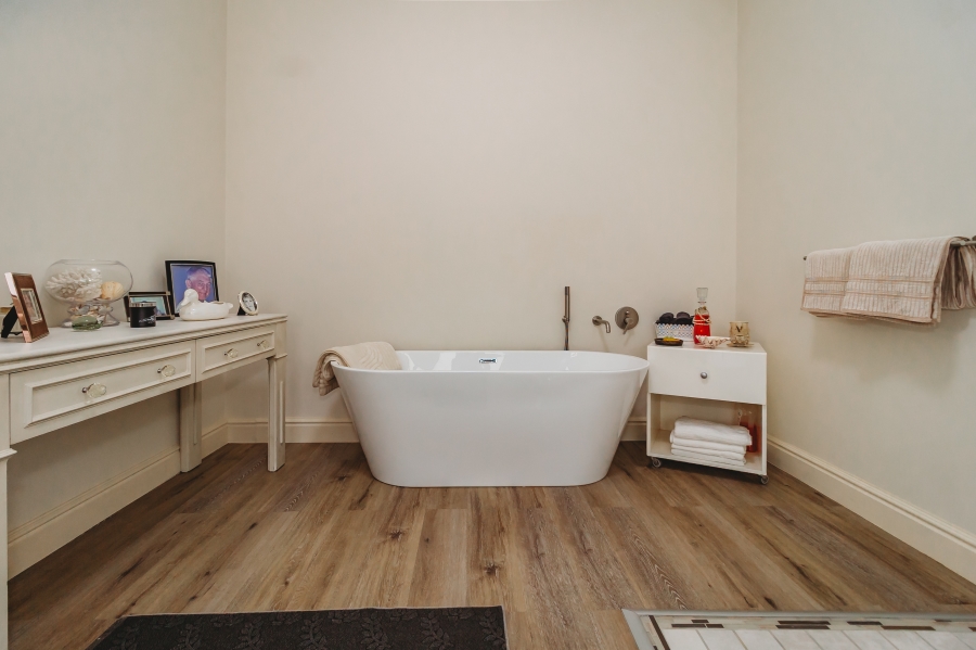 4 Bedroom Property for Sale in Welgelegen Western Cape